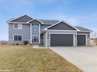 2403 W 10th Ave, Indianola, IA 50125