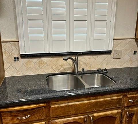 4th image of 903 Greenfield Ave