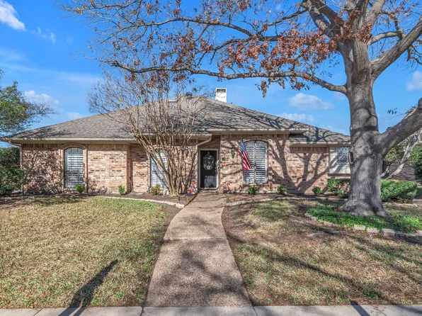 622 Stone Canyon Dr, Irving, TX 75063