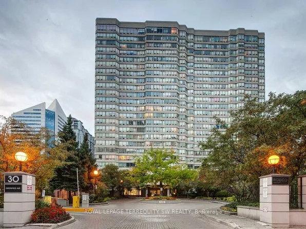 30 Greenfield Ave, Toronto, ON