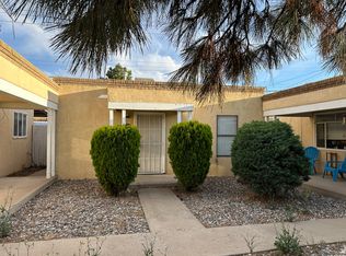 Ridgecrest Area 1 Bedroom in Nice Small Complex w/ Private Yard, Albuquerque, NM 87108