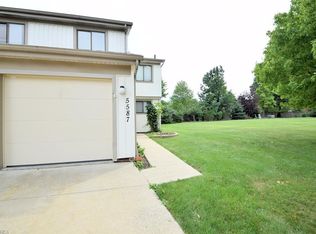 5587 Treetop Ct #141, Parma, OH 44134