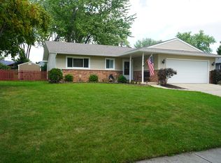 314 Hickory Ln, Schaumburg, IL 60193