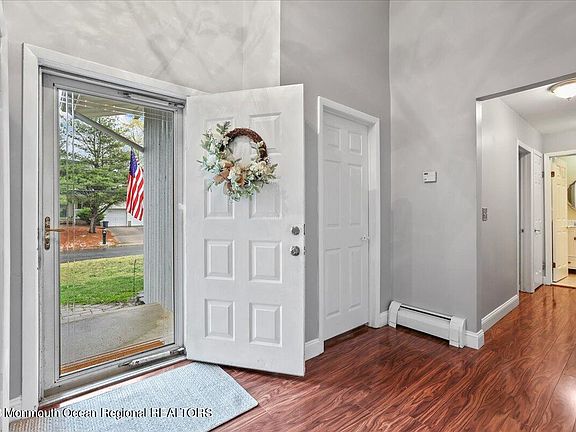 3rd image of 533 Elwood Street