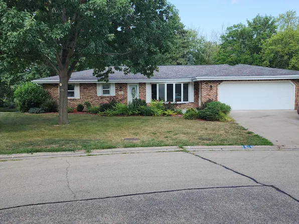 4942 Asbury Cir, Dubuque, IA 52002