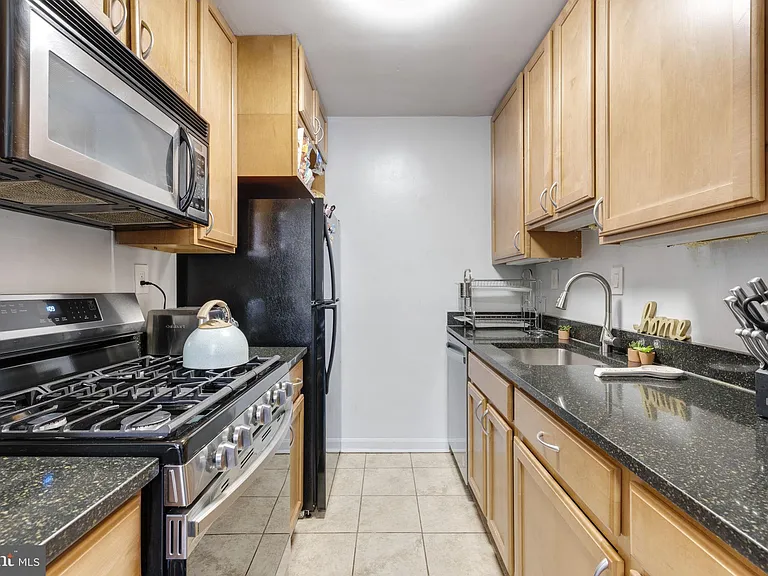5112 Macarthur Blvd NW #209 — Photo 9
