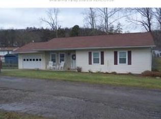 5104 Sally Ln, Cross Lanes, WV 25313