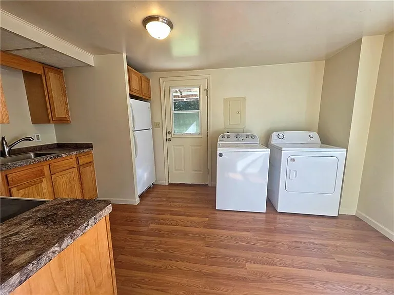 235B Allen St — Photo 24
