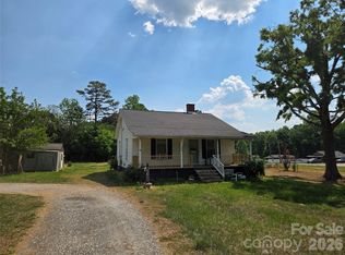 414 Spinners Dr, Cherryville, NC 28021