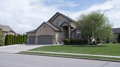 3080 N Crest Dr Photo 1