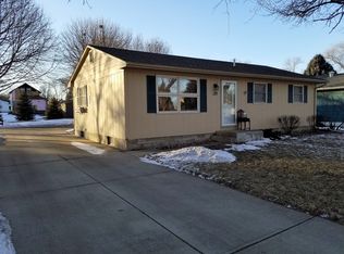 1109 Jackson St, Yankton, SD 57078