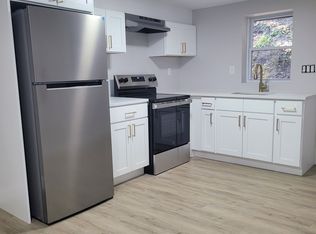 19 Vineyard Ave #201, Highland, NY 12528