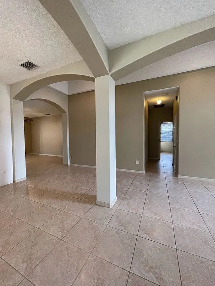 4 bed, 3.0 bath, 2196 sqft, $2,300 — Photo 4