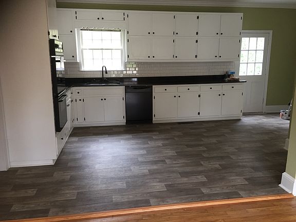4th image of 30 Terracedale Ct