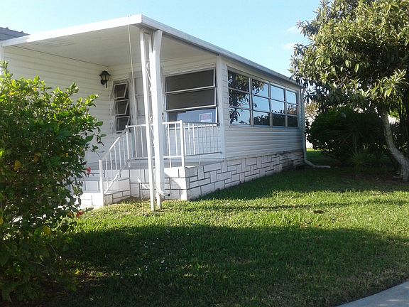 2nd image of 372 Waddell St