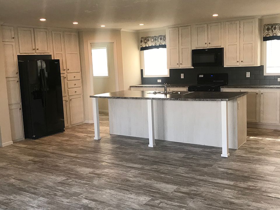 1st image of 745 Dartmoor Dr