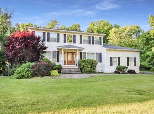 18 Vanderwater Ct, East Brunswick, NJ 08816