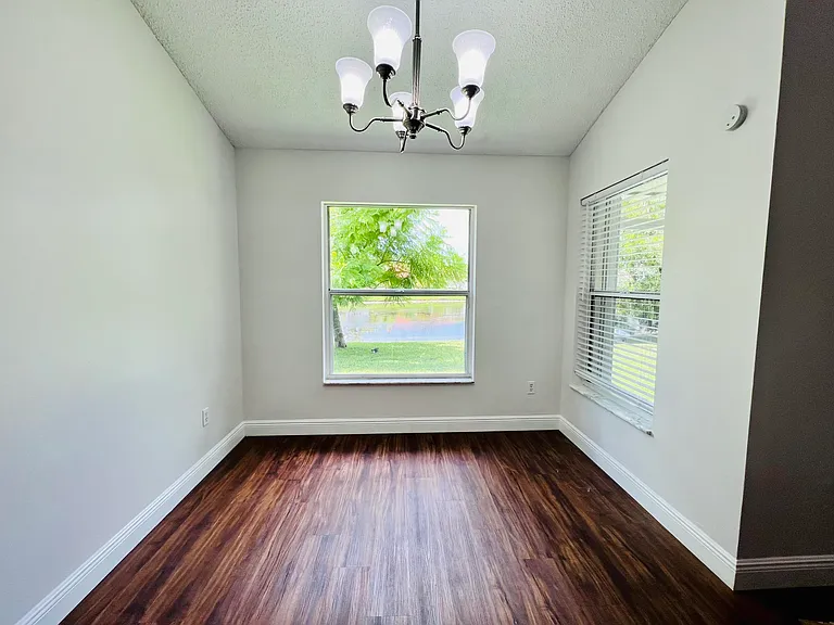 2485 Stonegate Dr — Photo 7