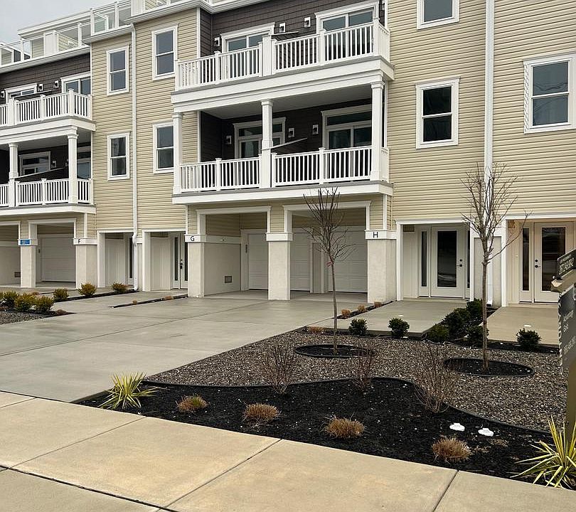 1st image of 418 Farragut #H