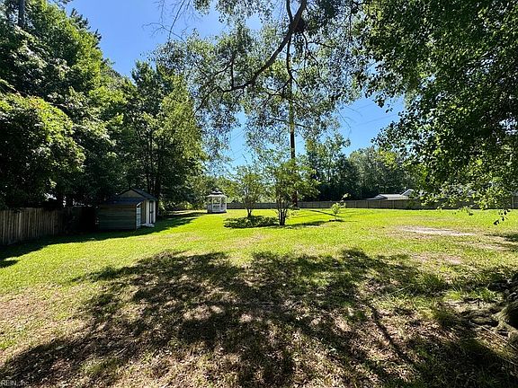 5th image of 820 Spruce Forest Ct