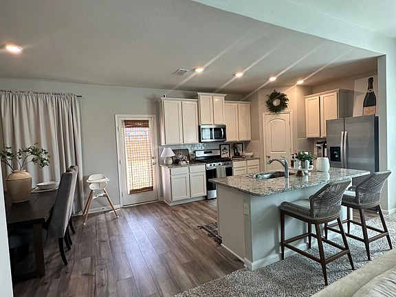 4th image of 2112 Penaflor Dr