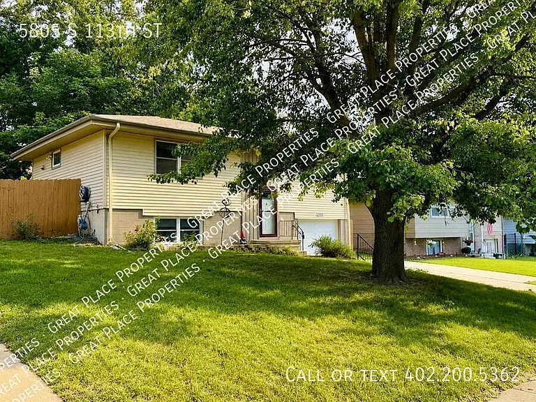 5805 S 113th St — Photo 2