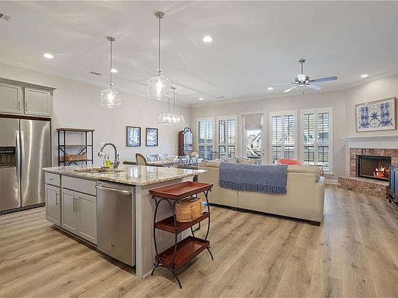 4th image of 4049 Monarch Ln