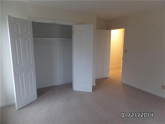 Spare bedroom 