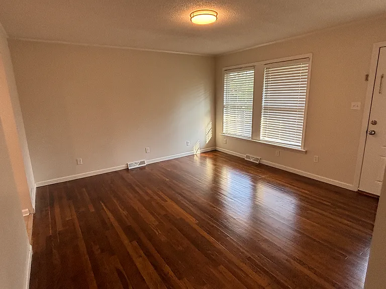 4212 Princeton Ave — Photo 6
