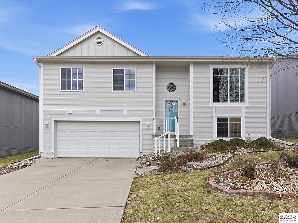 1st image of 5956 S 186th Ave