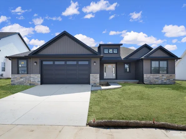 511 Wheatley Dr, Mahomet, IL 61853