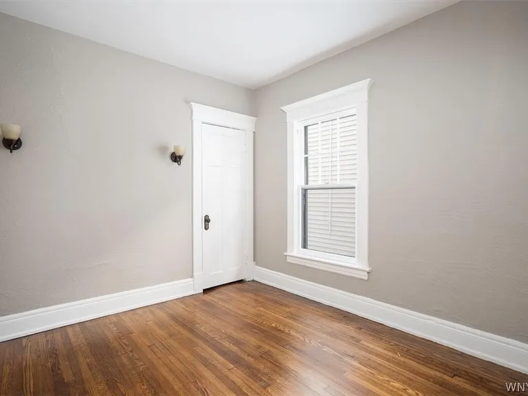 825 Forest Ave #1 — Photo 10