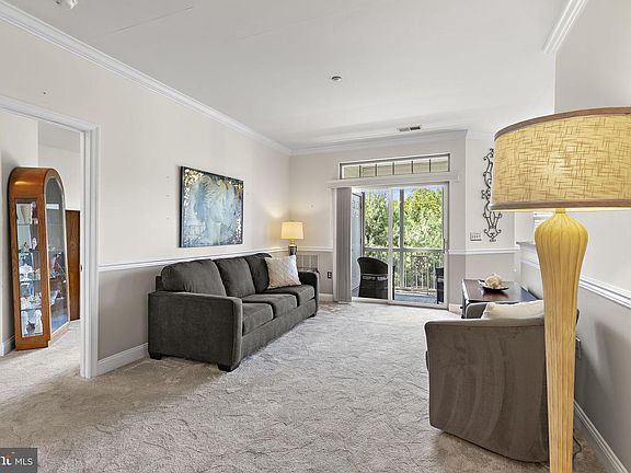 3rd image of 307 Tiree Ct Unit 403