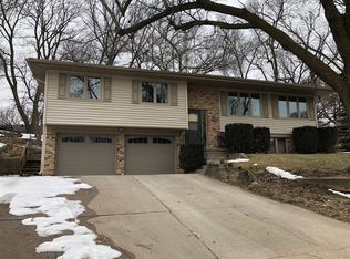 212 Douglas Dr, Bellevue, NE 68005