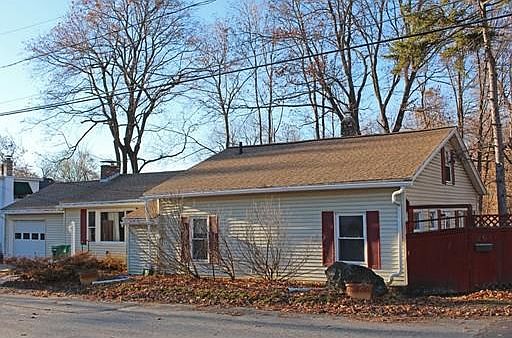 2nd image of 261 Townsend St