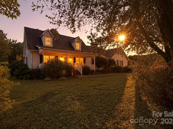 207 N Milford Dr, Salisbury, NC 28144