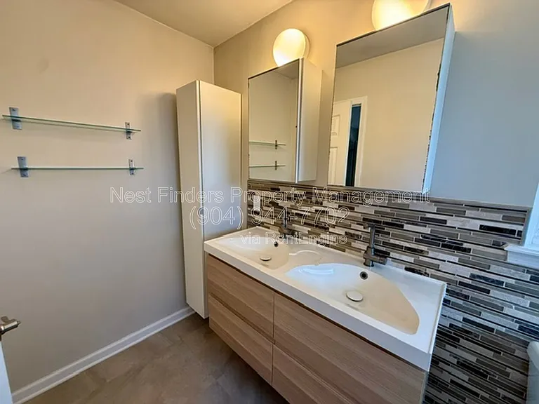 1695 Evans Dr S — Photo 20