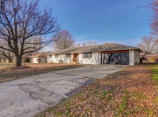 557 E Primrose Ln, Republic, MO 65738