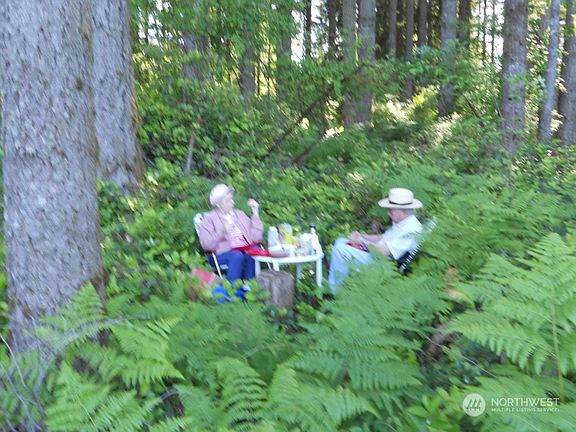 3rd image of 6210 95th Avenue SW