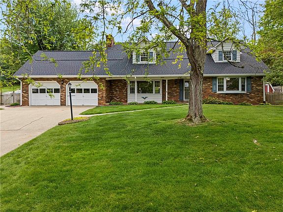 3rd image of 103 Sweetbriar Dr