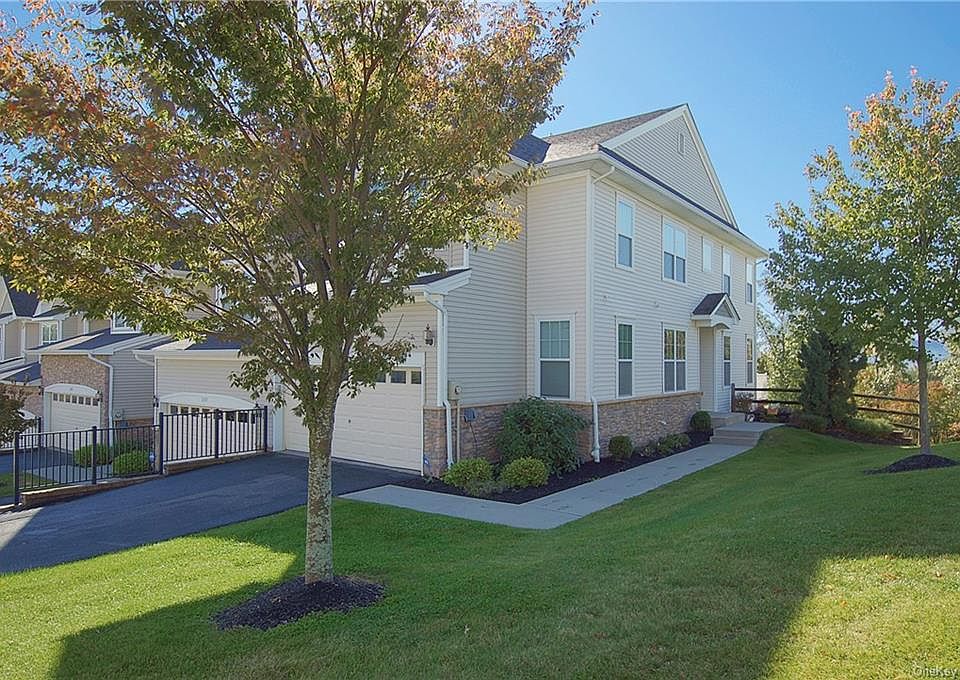 1st image of 2101 Hawthorn Way