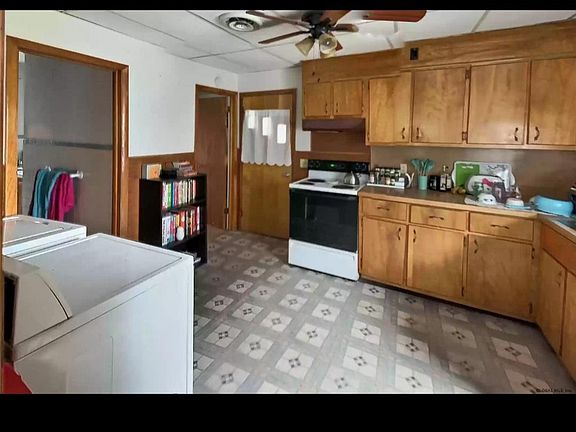 5th image of 210 N 5th Ave Floor 2