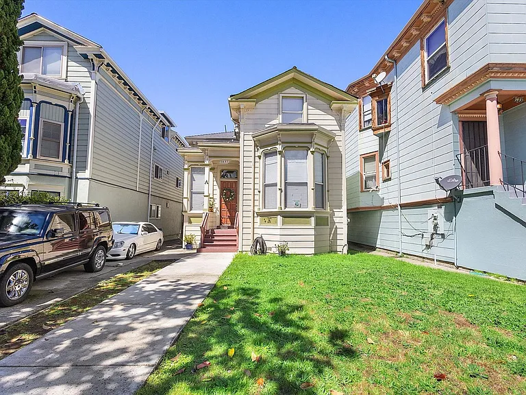 1431 Linden St #B — Photo 2