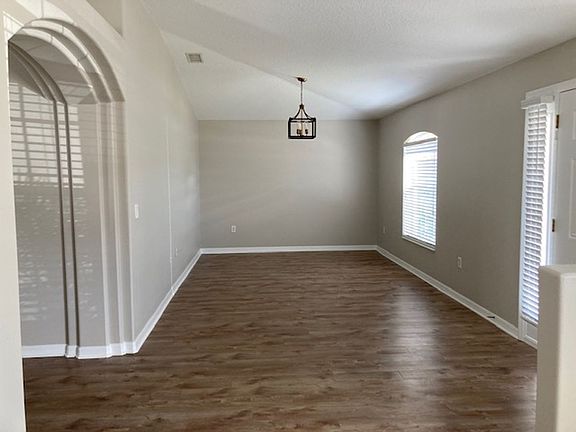 2nd image of 52 Panorama Dr