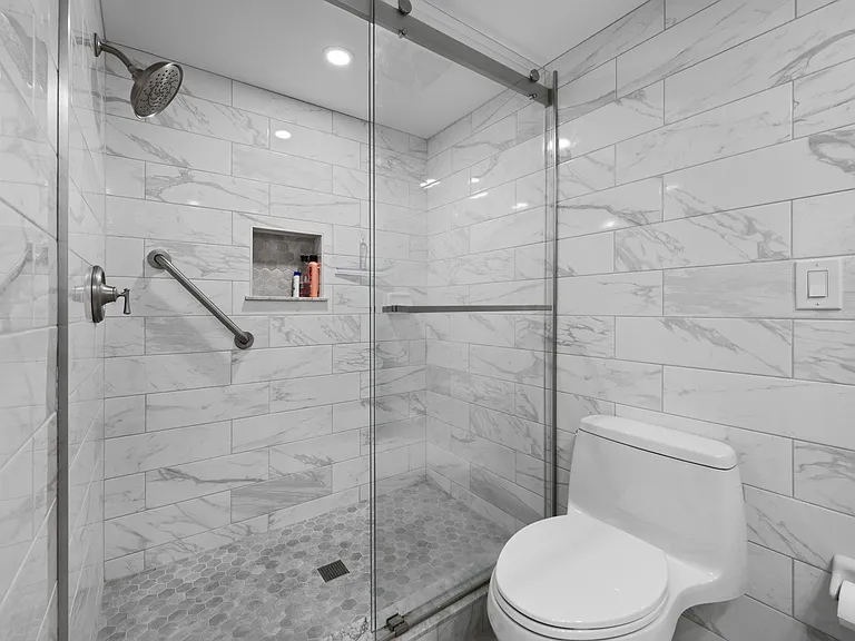 121 Island Way #323 — Photo 30