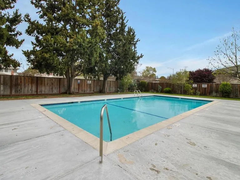 197 Coy Dr #1 — Photo 2