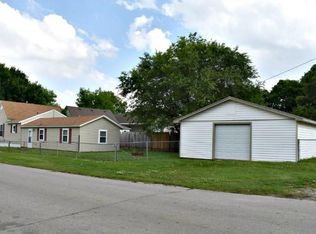 902 S 6th St, Chickasha, OK 73018