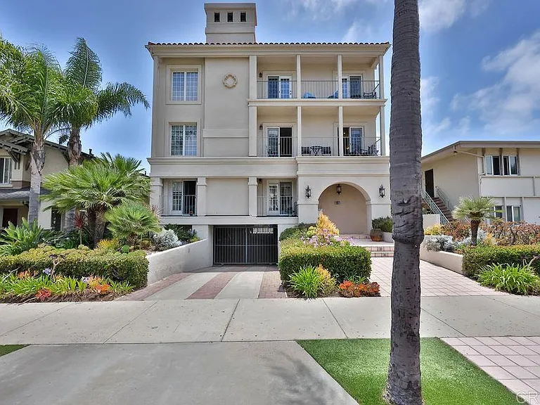 229 Orange Ave #3 — Photo 3