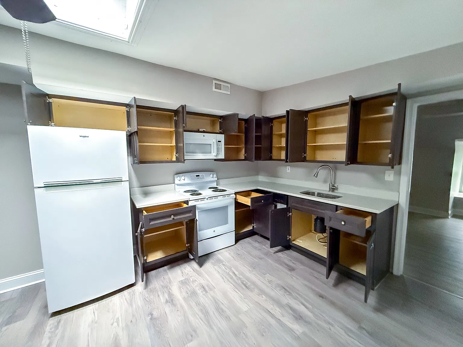 4040 Spruce St — Photo 3
