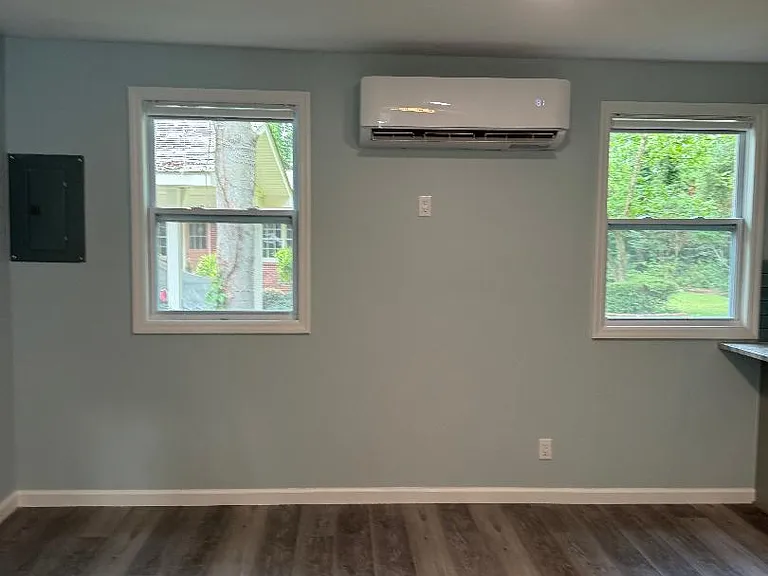 823 1/2 E Rollingwood Rd — Photo 5